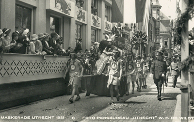 109459 Afbeelding van de maskerade-optocht ter gelegenheid van de viering van het 59e lustrum van de Utrechtse ...